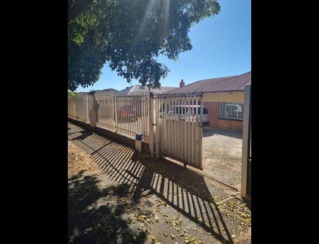 3 BEDROOM HOUSE FOR SALE IN REWLATCH